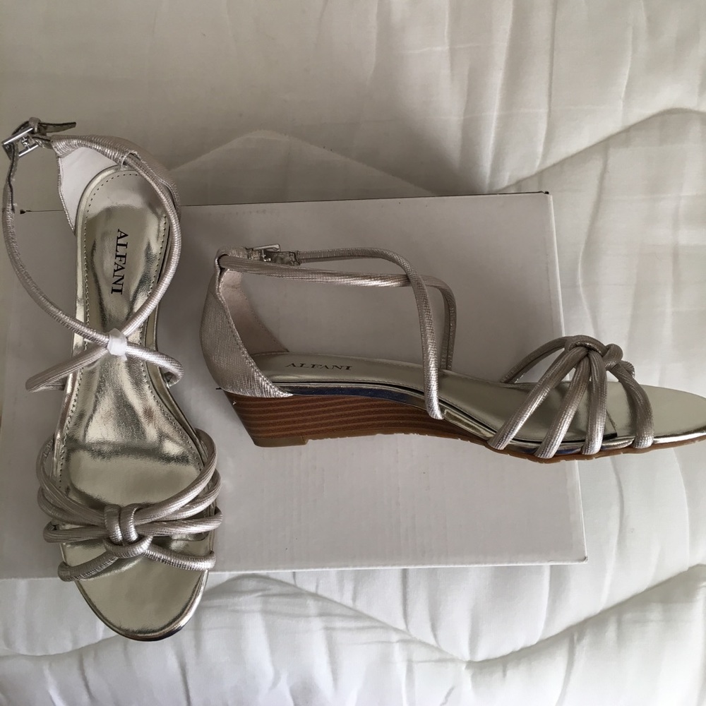 Alfani Wedge